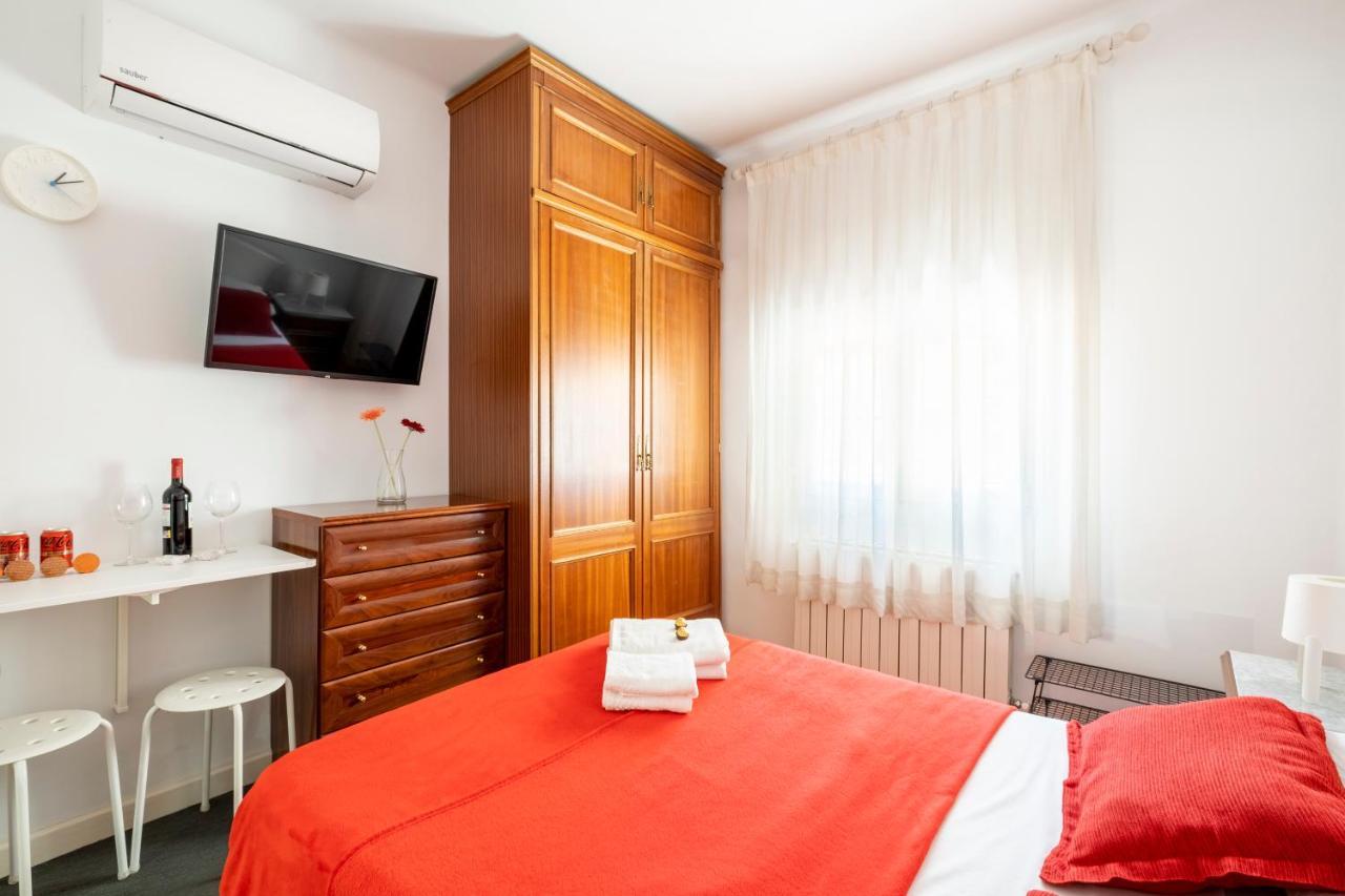 Madrid Center Room Private 7 Minutes Or 4 Metro Stops Eksteriør billede